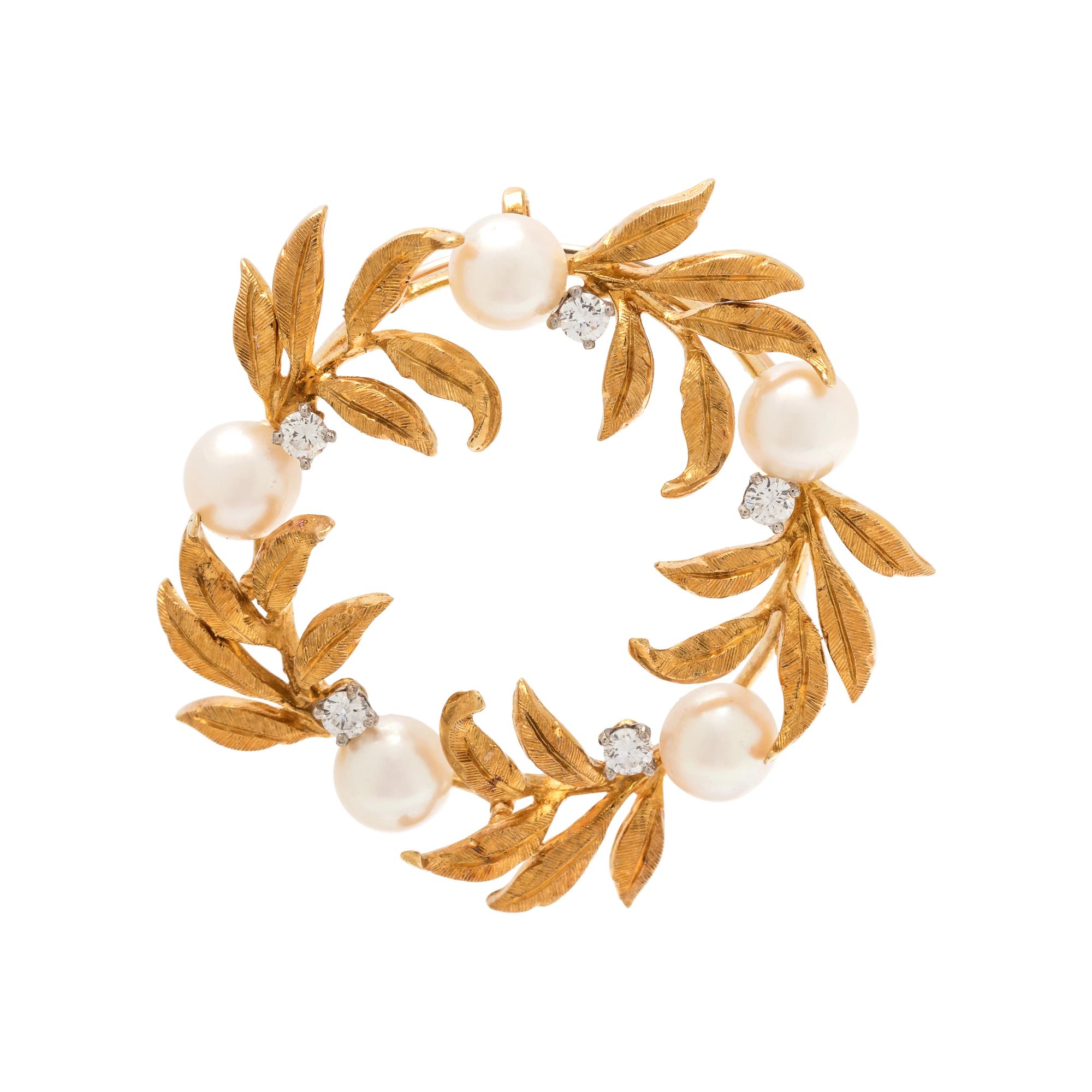 YELLOW GOLD, CULTURED PEARL AND DIAMOND PENDANT/BROOCH