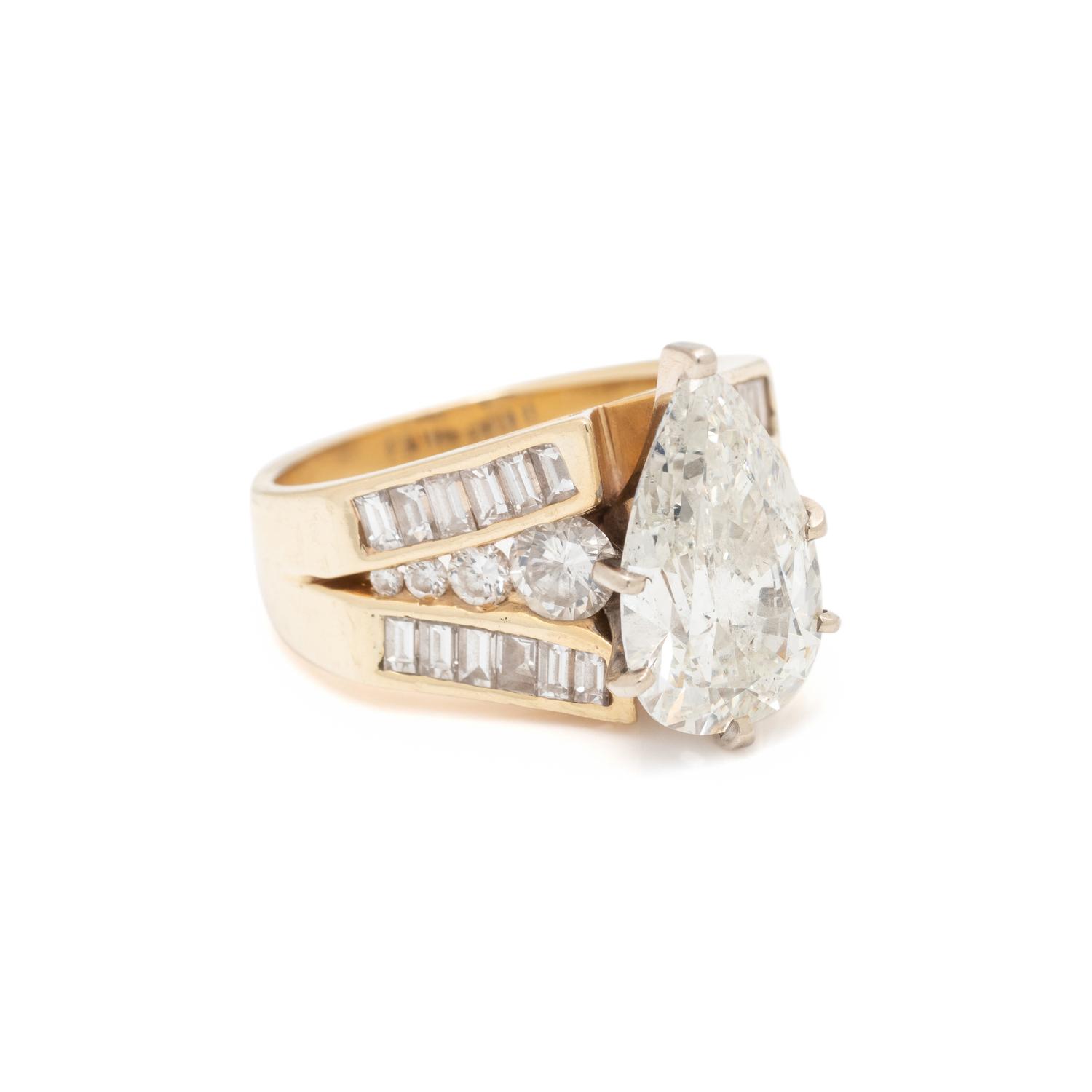 DIAMOND RING