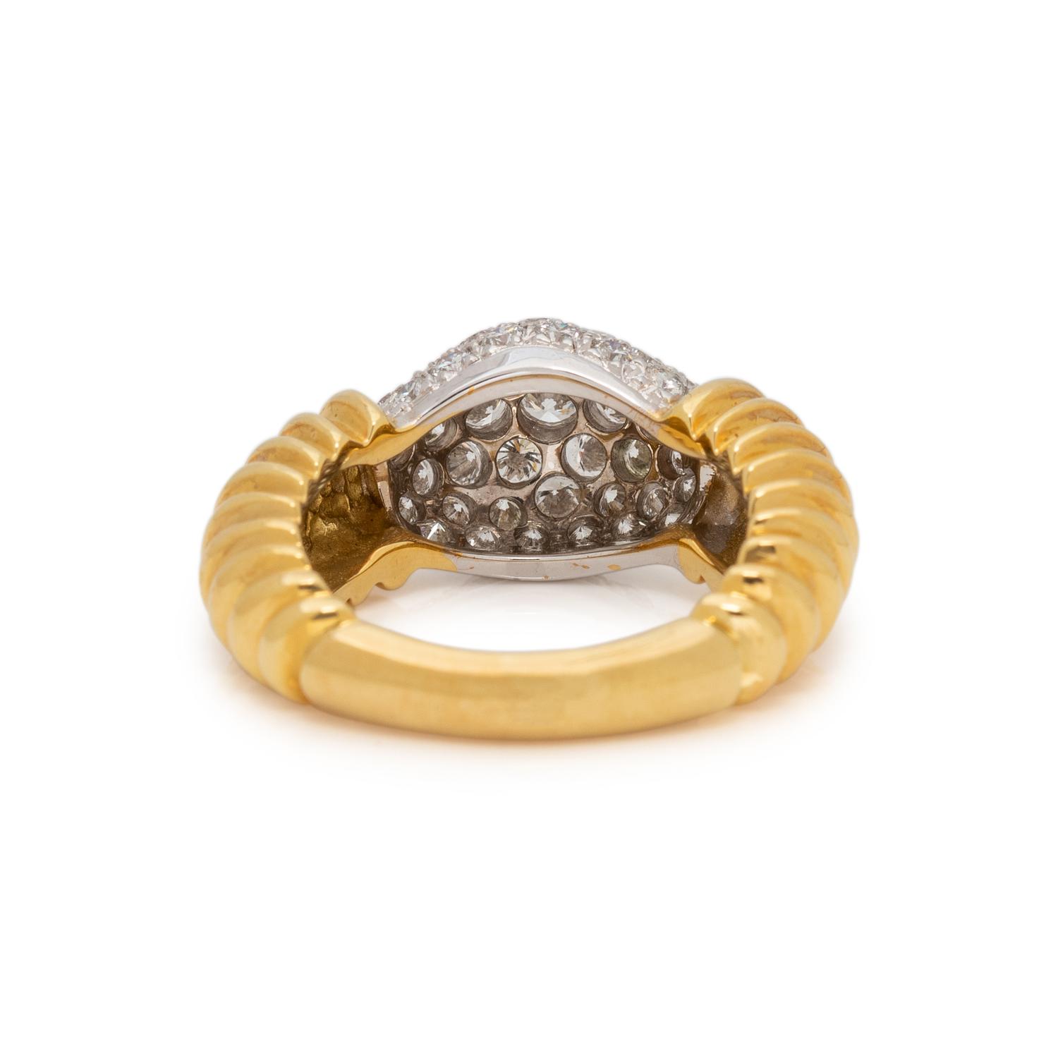 YELLOW GOLD AND DIAMOND SET