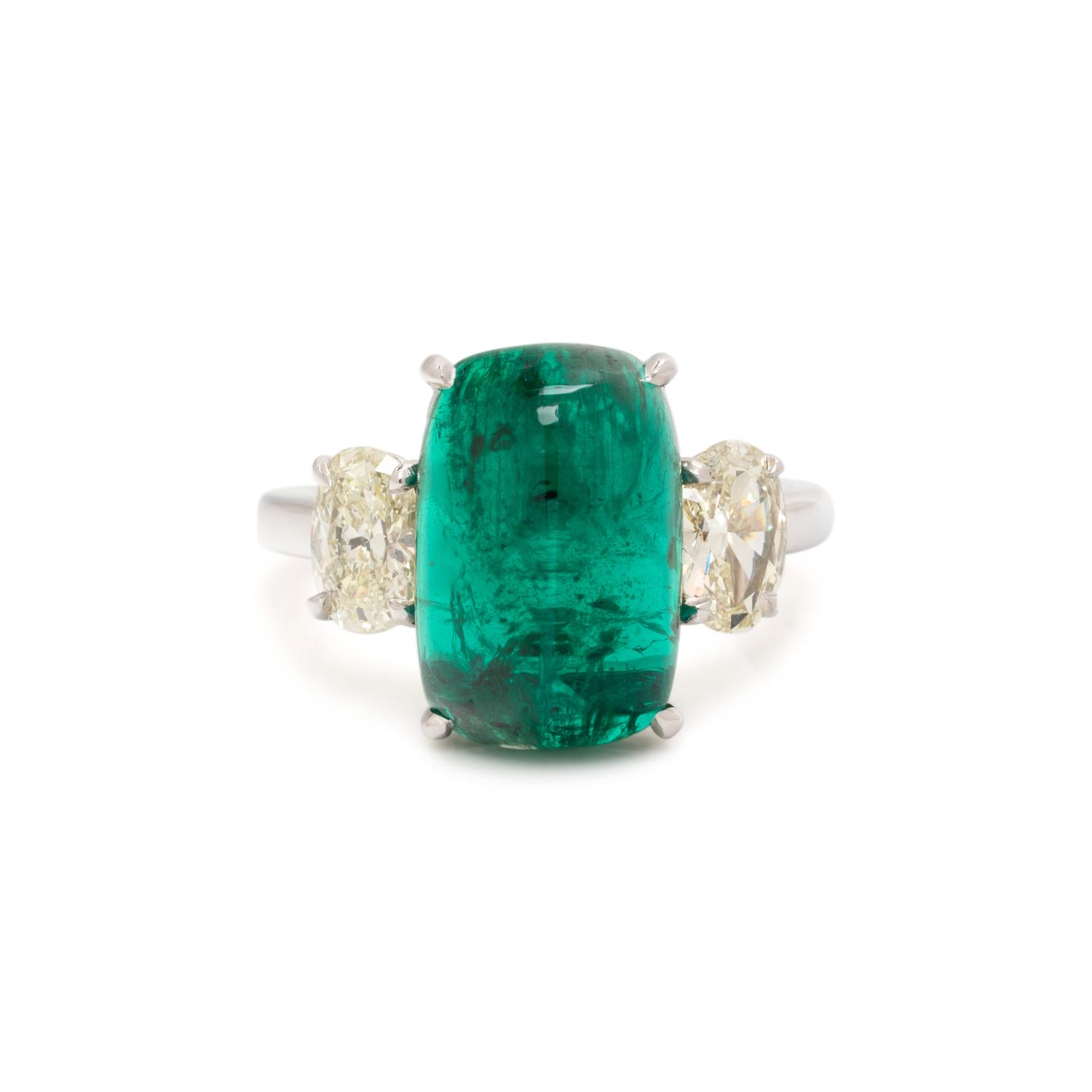 EMERALD AND DIAMOND RING