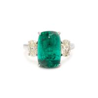 EMERALD AND DIAMOND RING