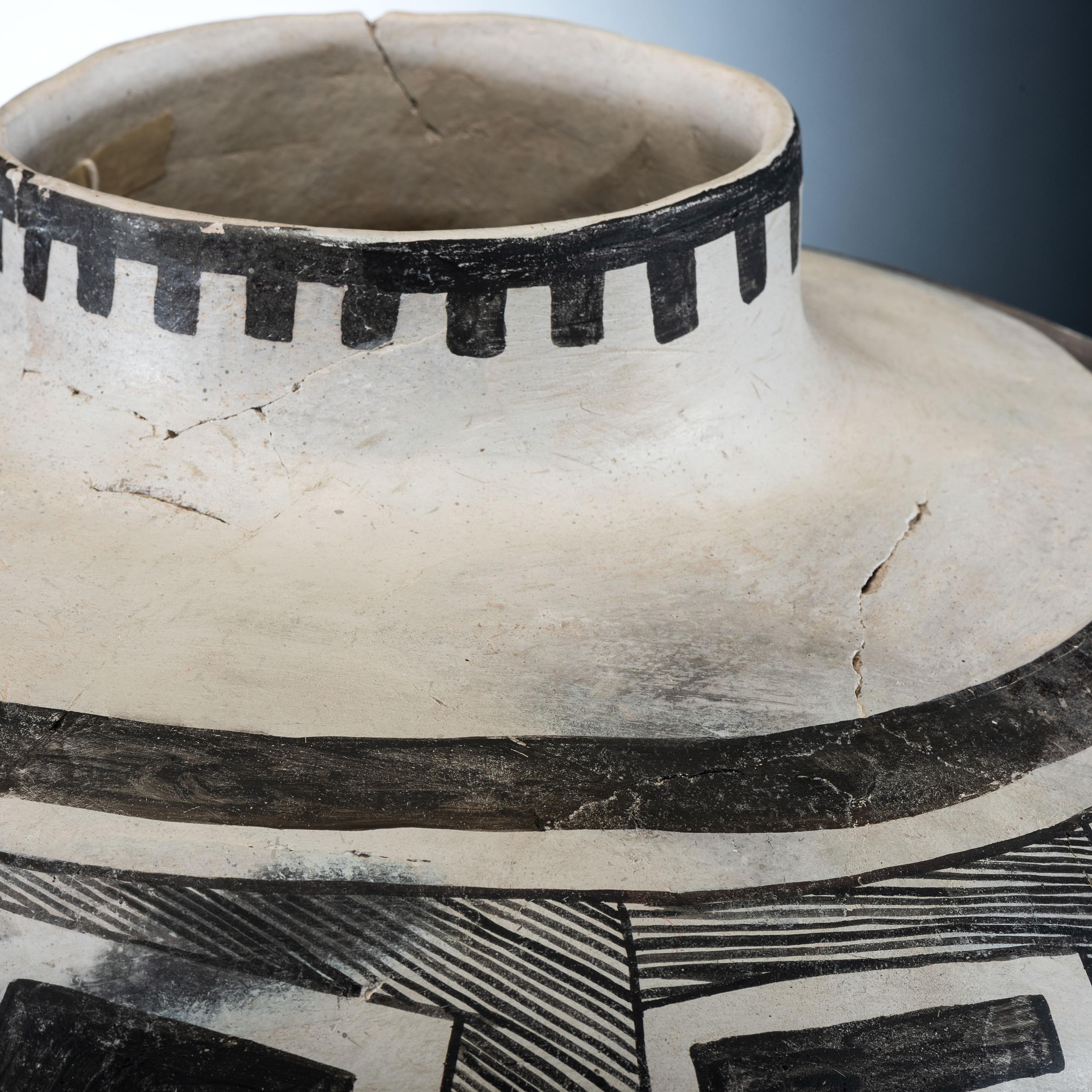 Anasazi Mogollan Black-on-White Pottery Storage Jar