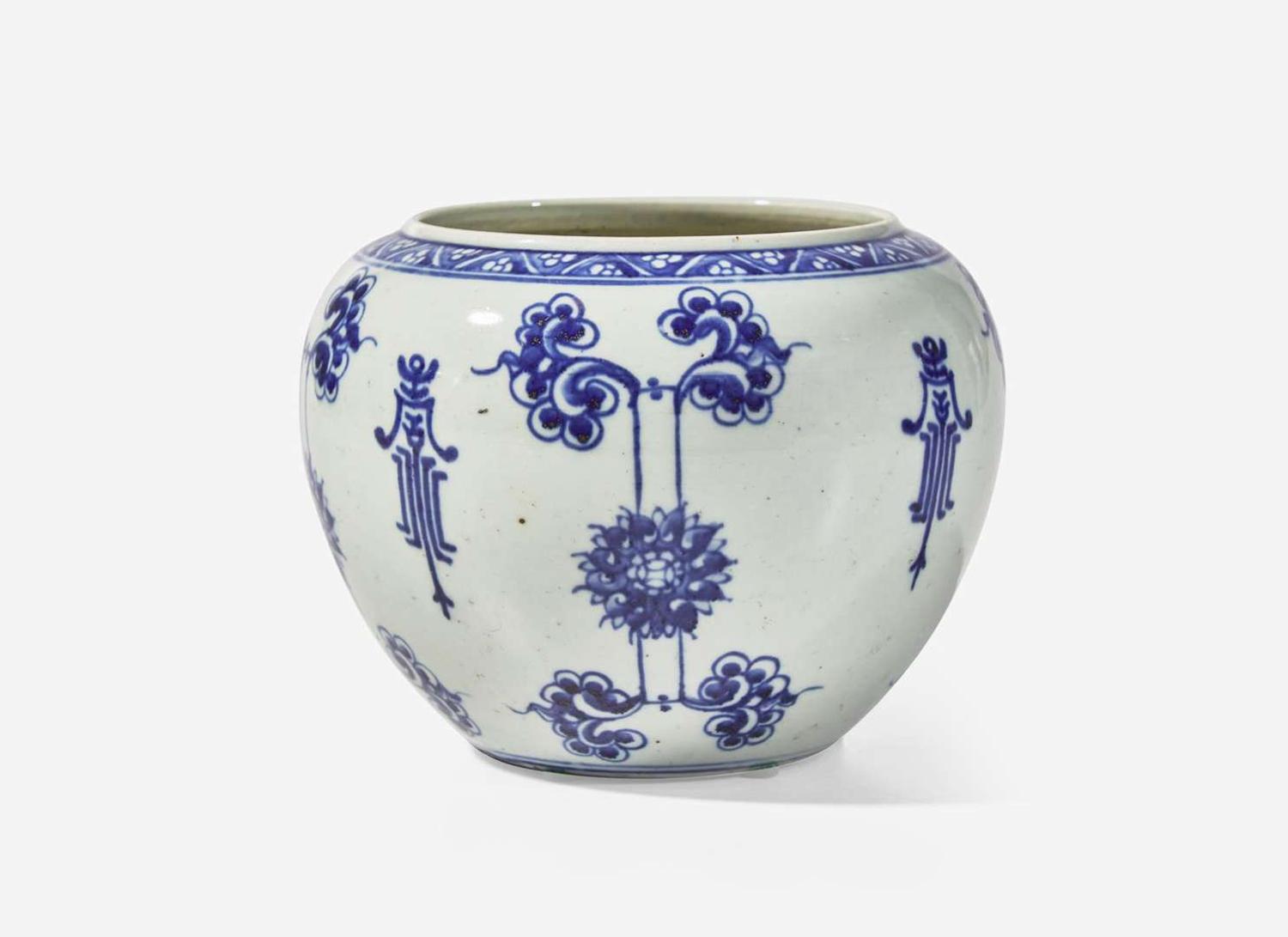 A Chinese blue and white porcelain "Alms Bowl", 18th century 青花壽字缽 十八世紀