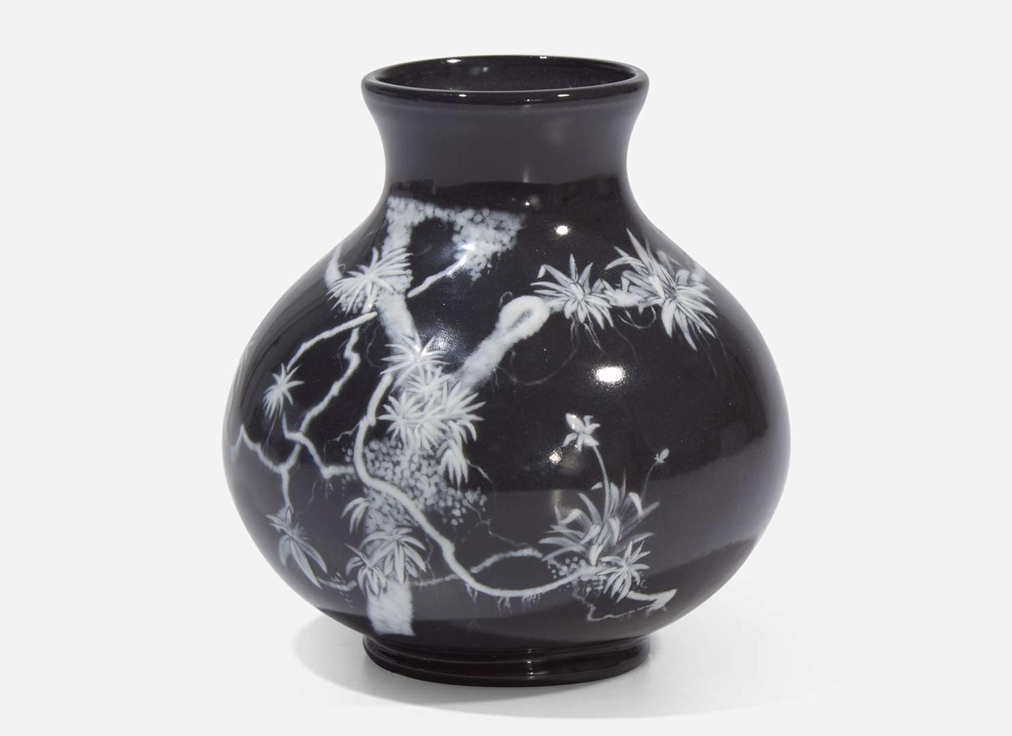 A Wedgwood Pâte-sur-Pâte Vase, UK, circa 2000