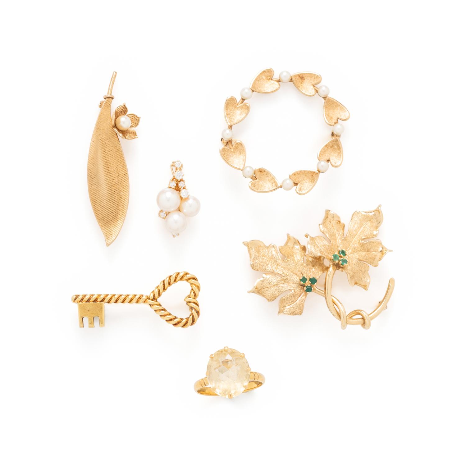 COLLECTION OF YELLOW GOLD AND GEMSTONE JEWELRY