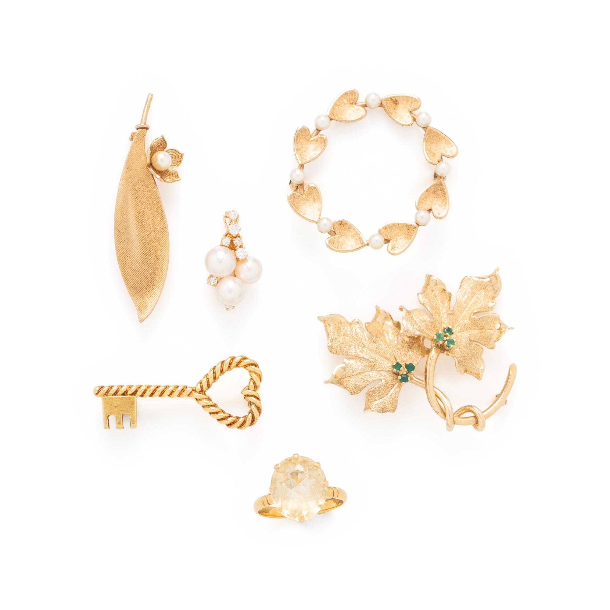 COLLECTION OF YELLOW GOLD AND GEMSTONE JEWELRY