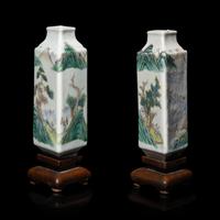 A Pair of Chinese Famille Rose Porcelain Lozenge-Form Vases, Late 19th-Early 20th Century — 晚清-民國 粉彩山水圖方瓶一對 帶木座