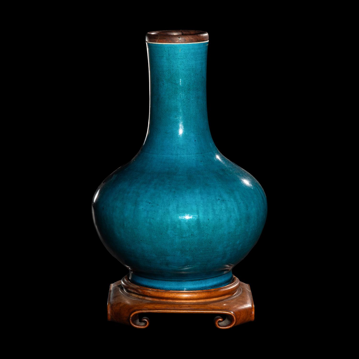 A Porcelain Turquoise Glazed Vase