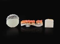 Five Chinese jade and jadeite carvings 玉雕一組五件