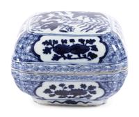 A Chinese Blue and White Porcelain Box and Cover