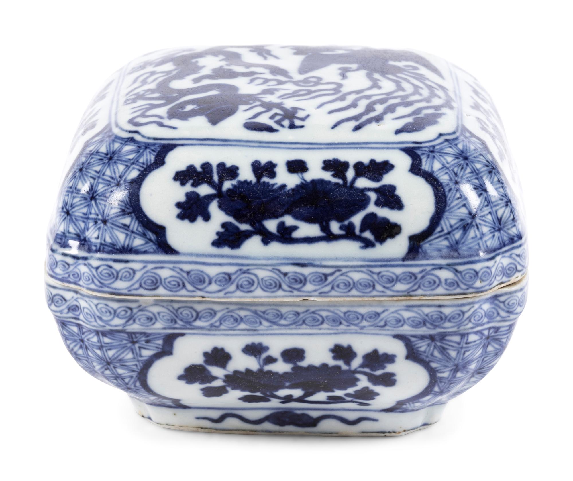 A Chinese Blue and White Porcelain Box and Cover