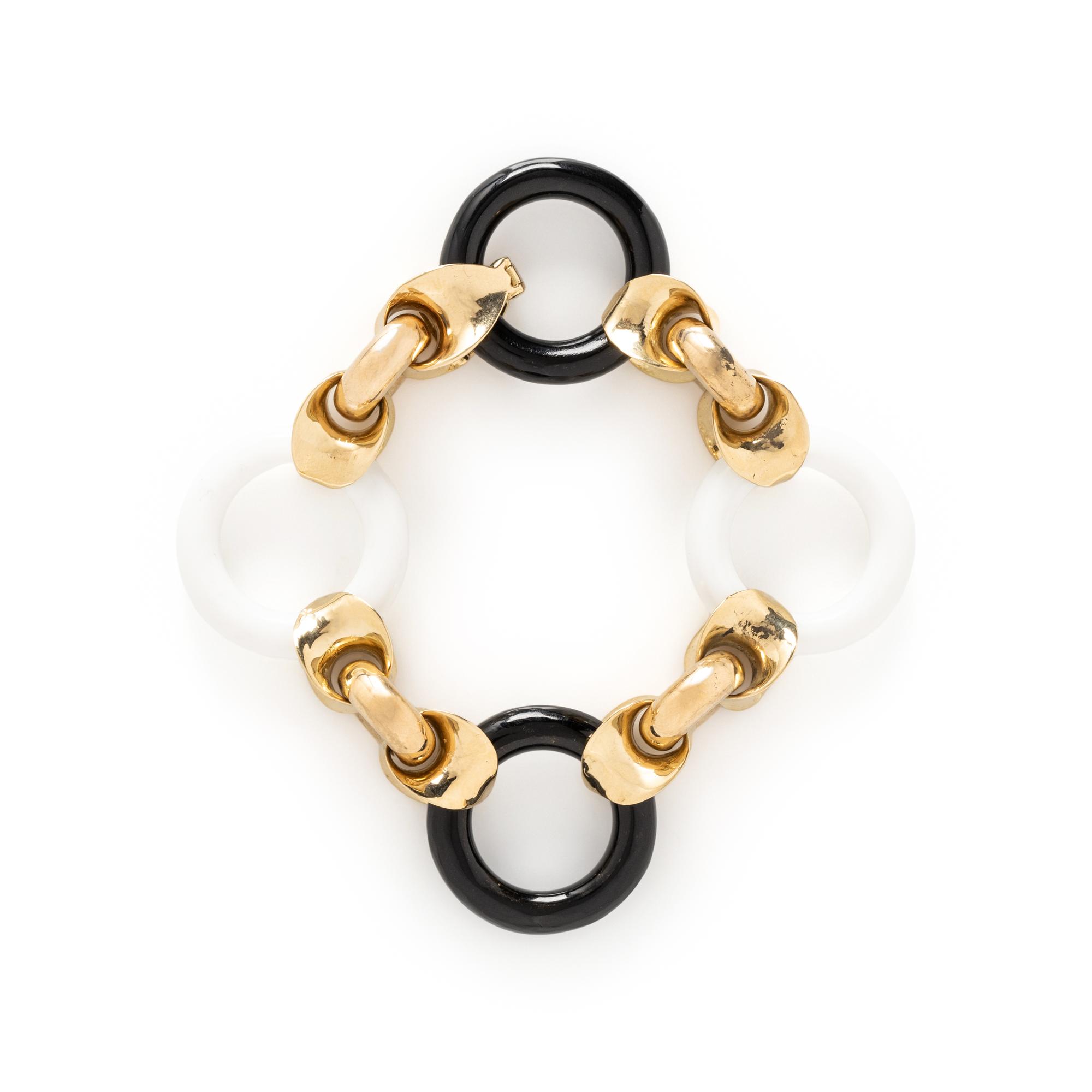 BLACK AND WHITE ONYX AND YELLOW GOLD BRACELET
