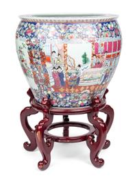 A Chinese Export Porcelain Jardinière