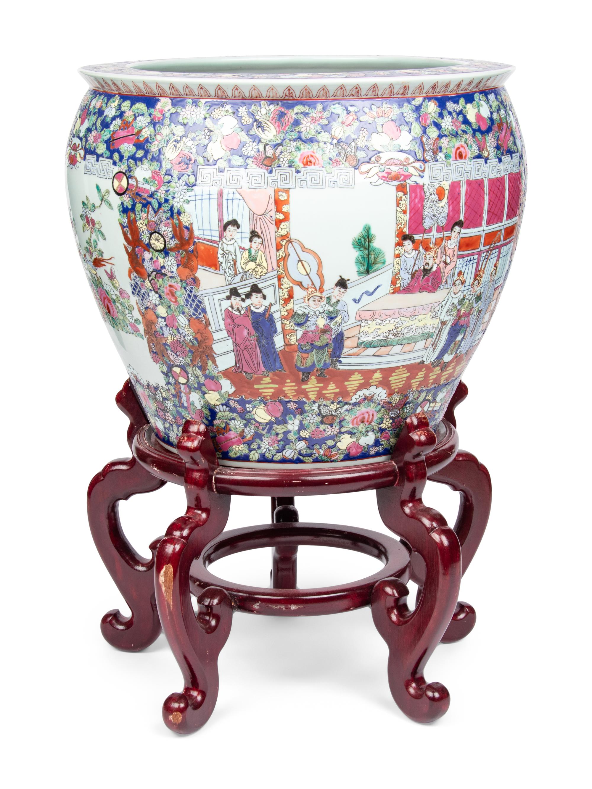A Chinese Export Porcelain Jardinière