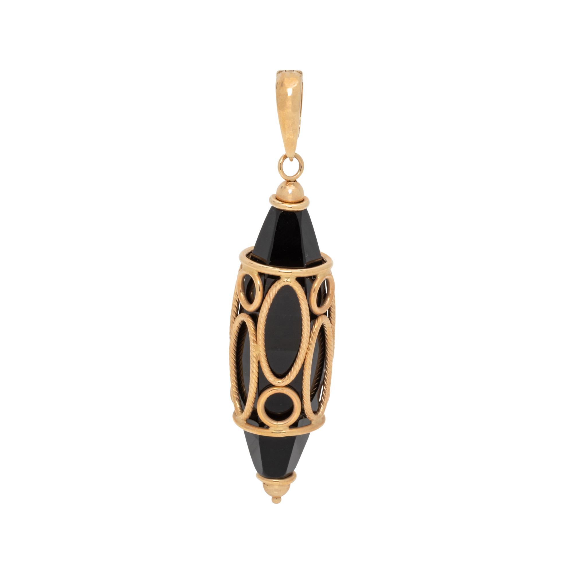 YELLOW GOLD AND ONYX PENDANT