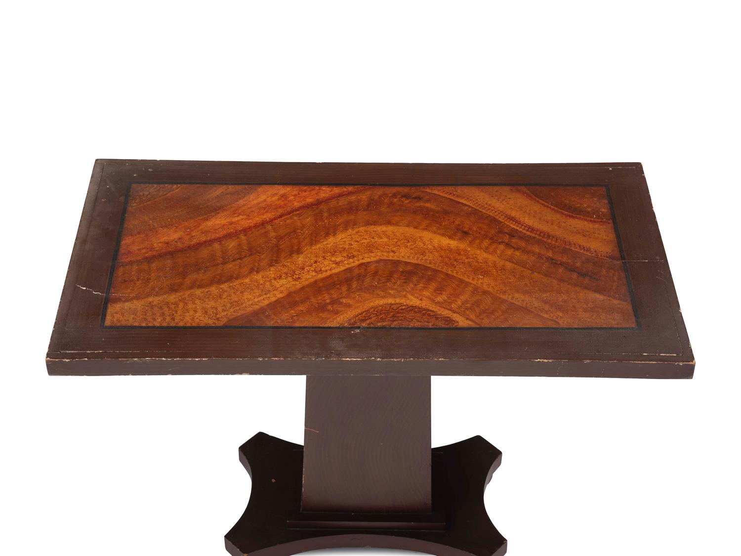 A Country Classical Grain Painted Pedestal Dining Table