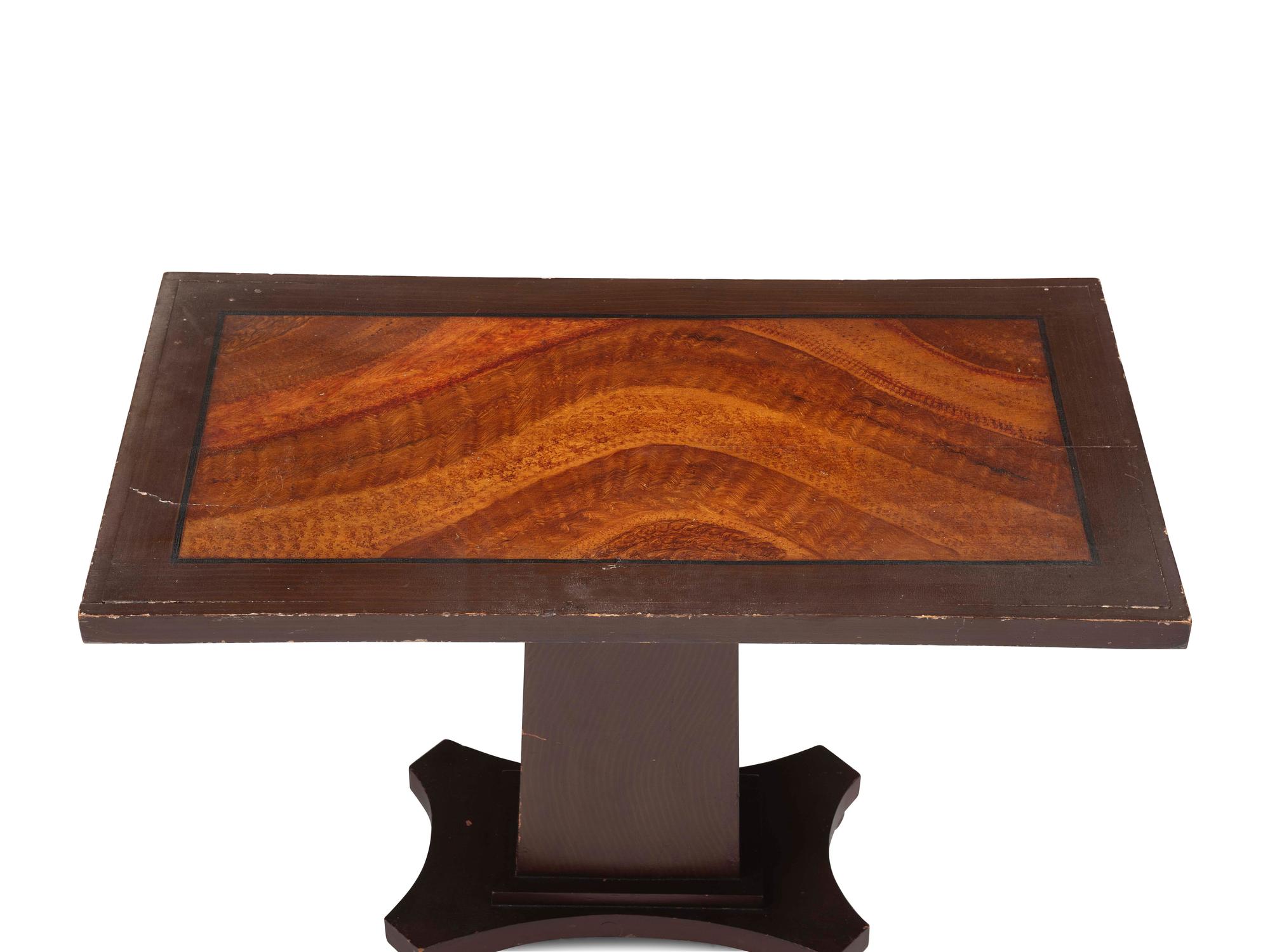 A Country Classical Grain Painted Pedestal Dining Table