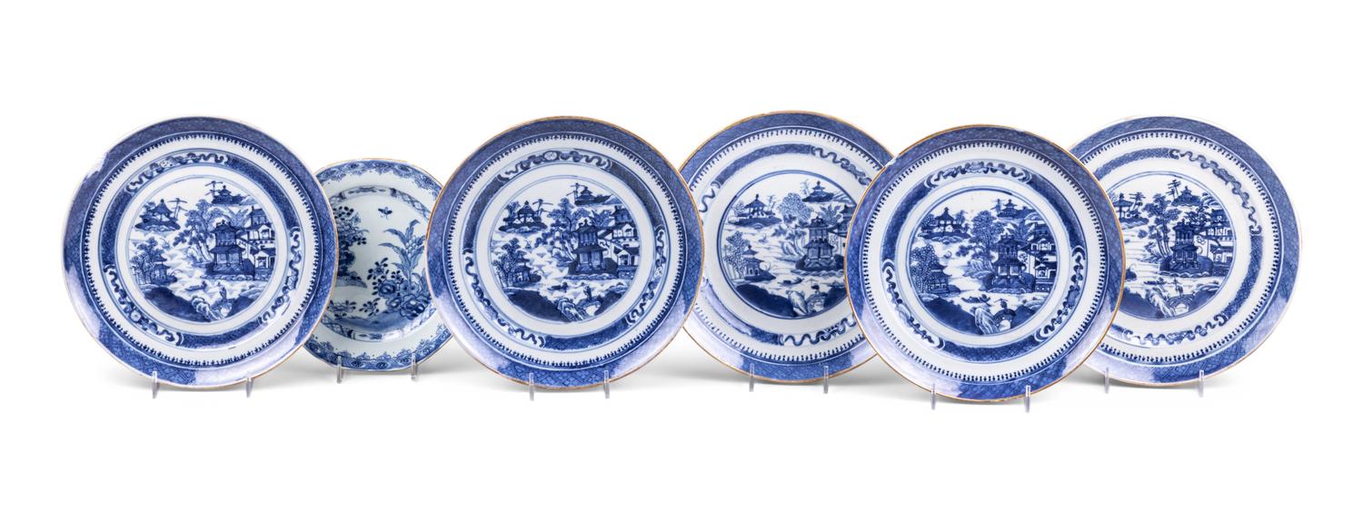 13 Chinese Export Blue and White Porcelain Articles