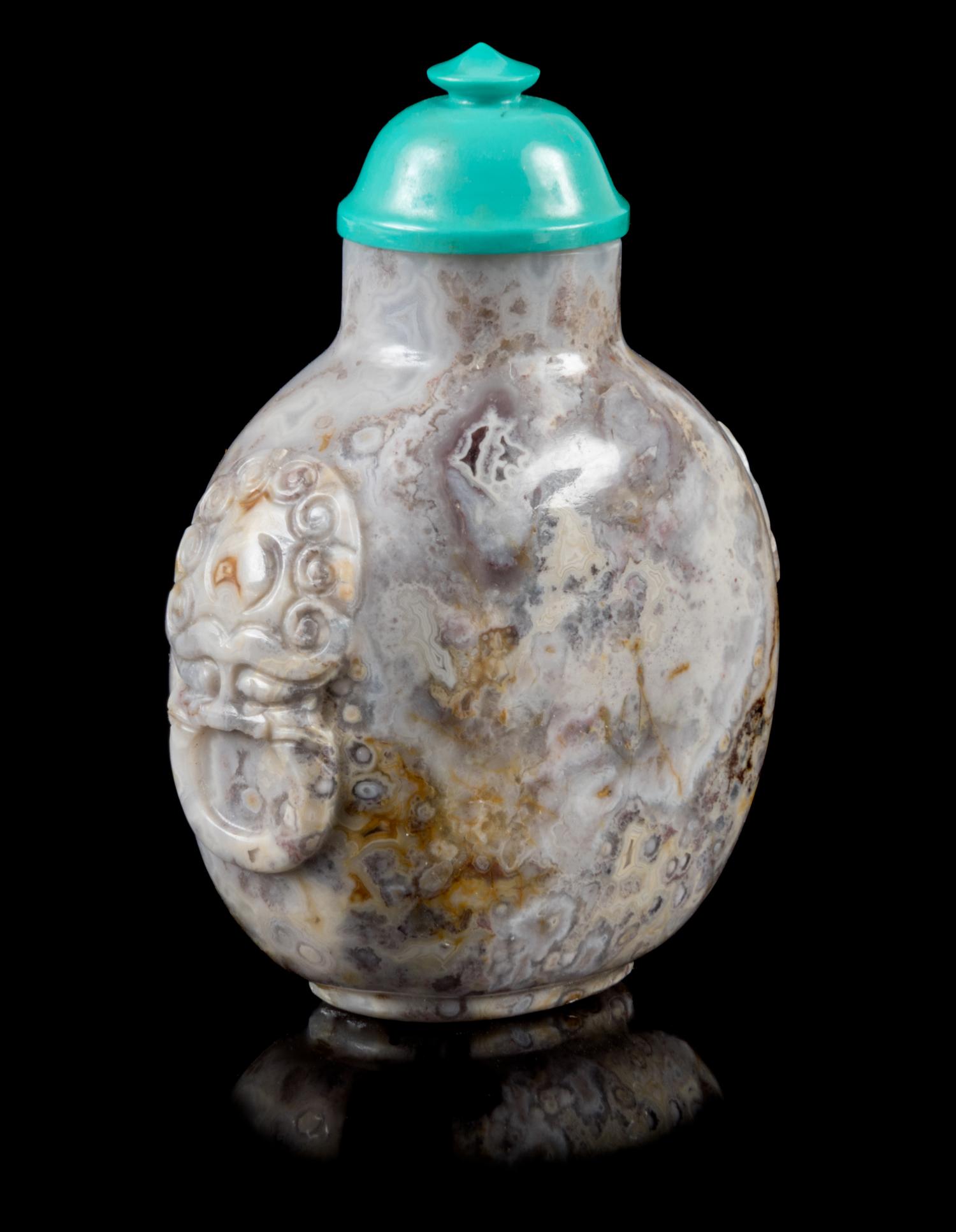 A 'Macaroni' Agate Snuff Bottle Height 1 7/8 inches. — OFFICIAL SCHOOL, 1760-1850