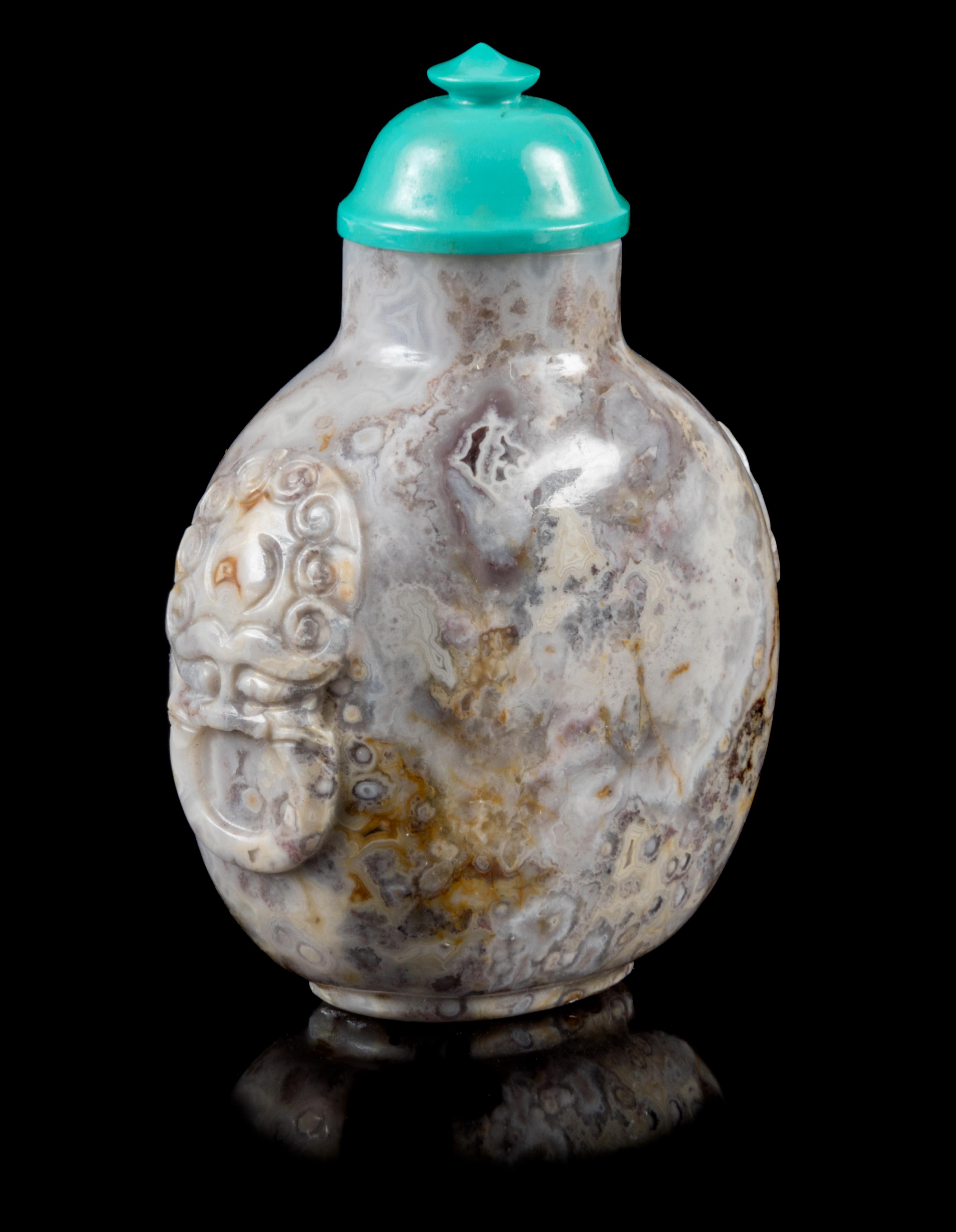 A 'Macaroni' Agate Snuff Bottle Height 1 7/8 inches. — OFFICIAL SCHOOL, 1760-1850