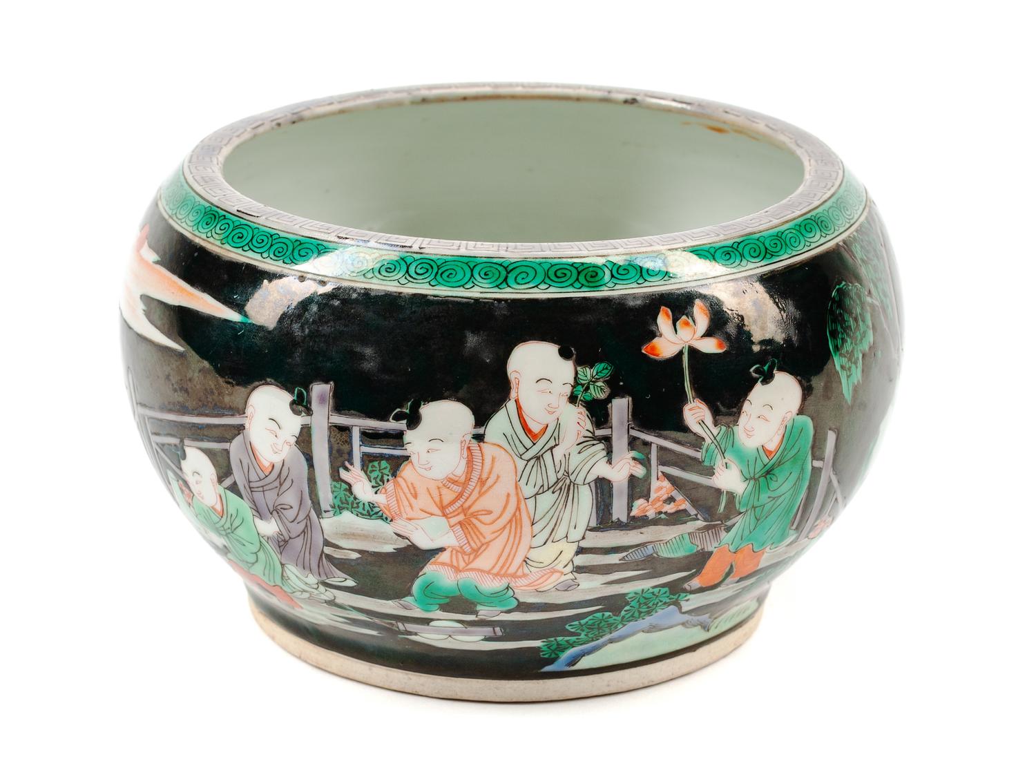 A Chinese Export Famille Noir Porcelain Planter