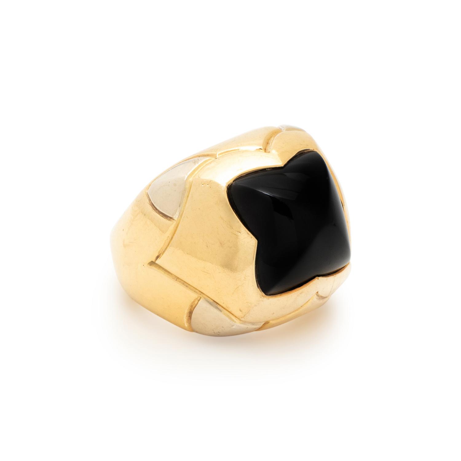BULGARI, YELLOW GOLD AND ONYX RING