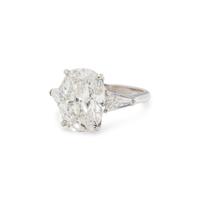A SUPERB DIAMOND RING