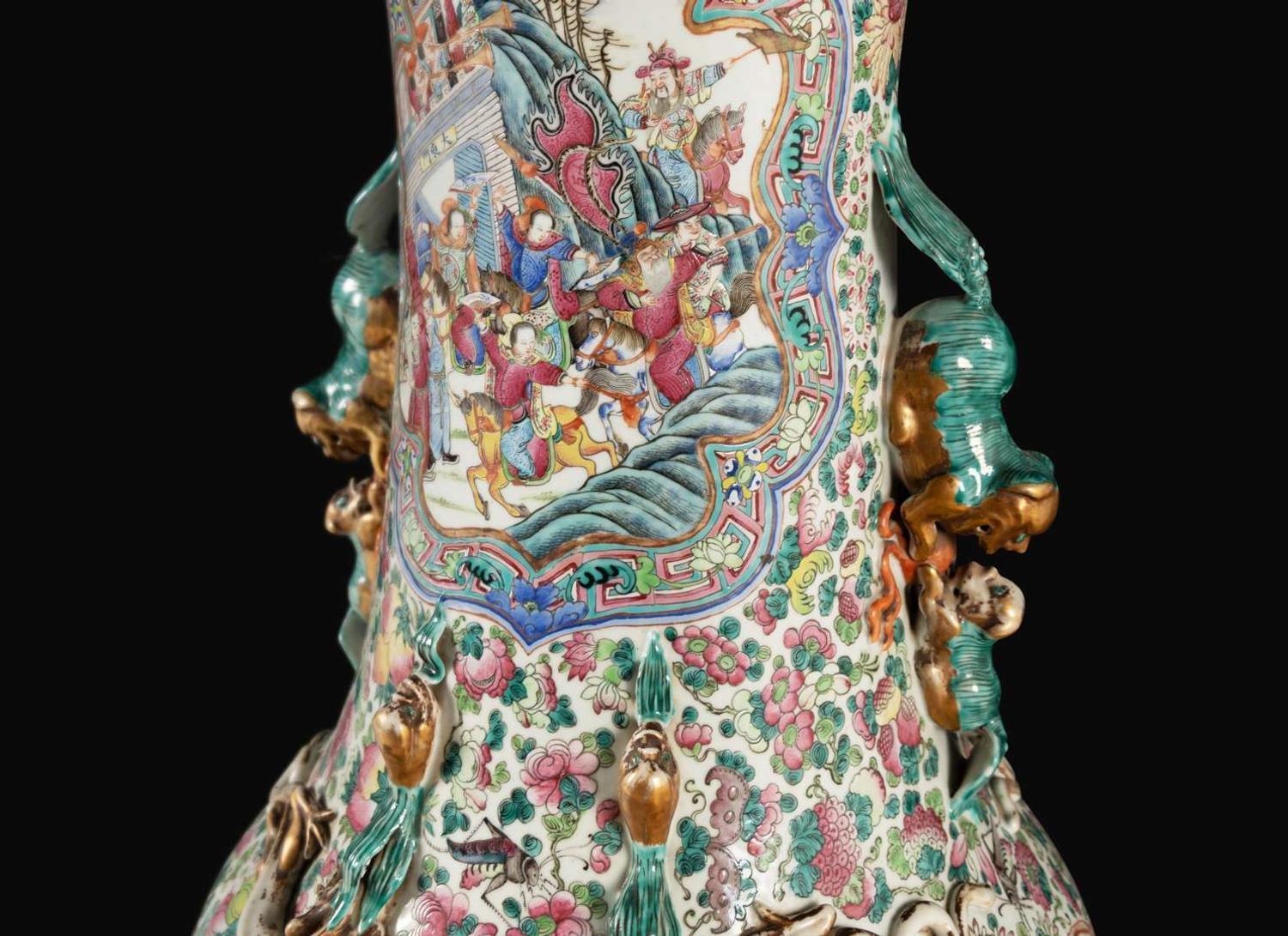 A massive Chinese export famille rose-decorated vase, second half 19th century 外銷瓷粉彩大瓶 十九世紀