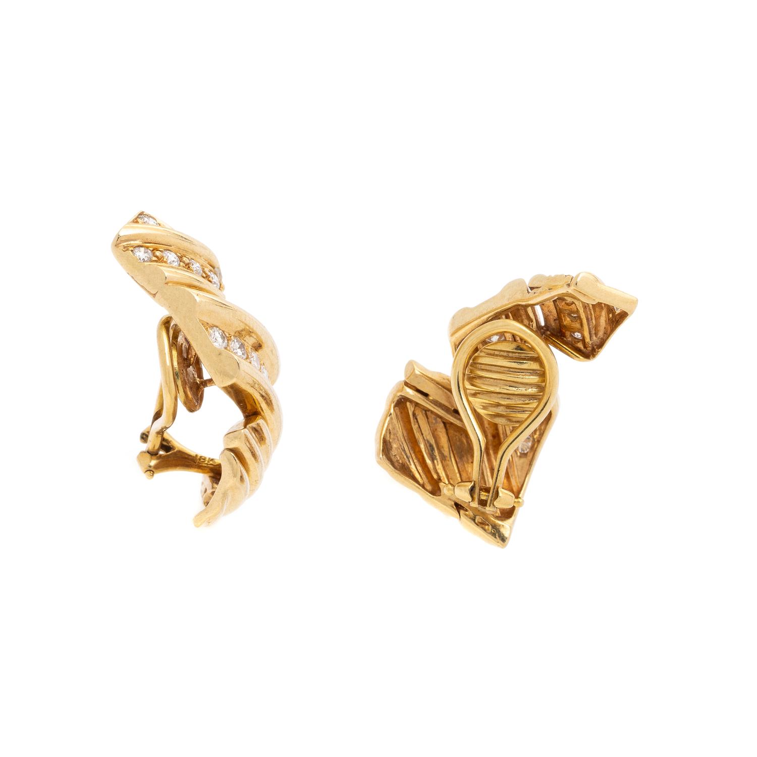 YELLOW GOLD AND DIAMOND EARRINGS