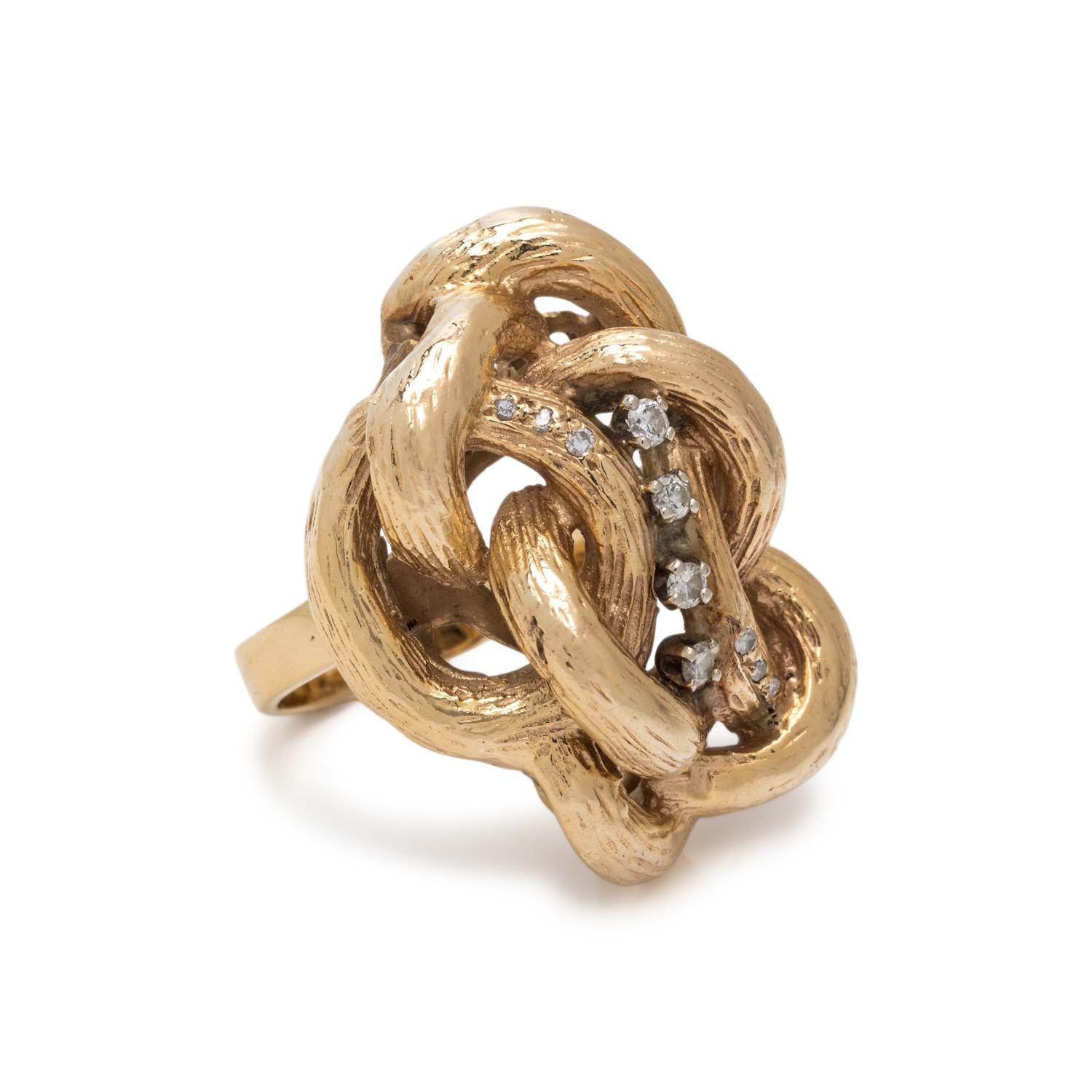 YELLOW GOLD AND DIAMOND RING