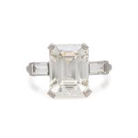 DIAMOND RING