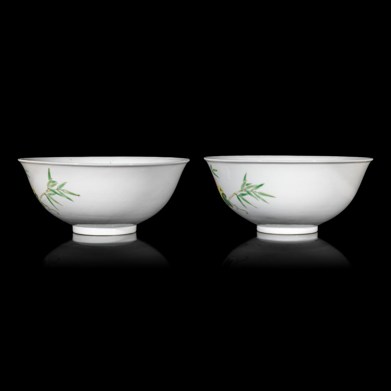 A Pair of Chinese Famille Rose Porcelain 'Balsam Pear' Bowls, Late Qing/Republic Period 晚清/民國 粉彩荔枝紋碗 大清光緒年製款