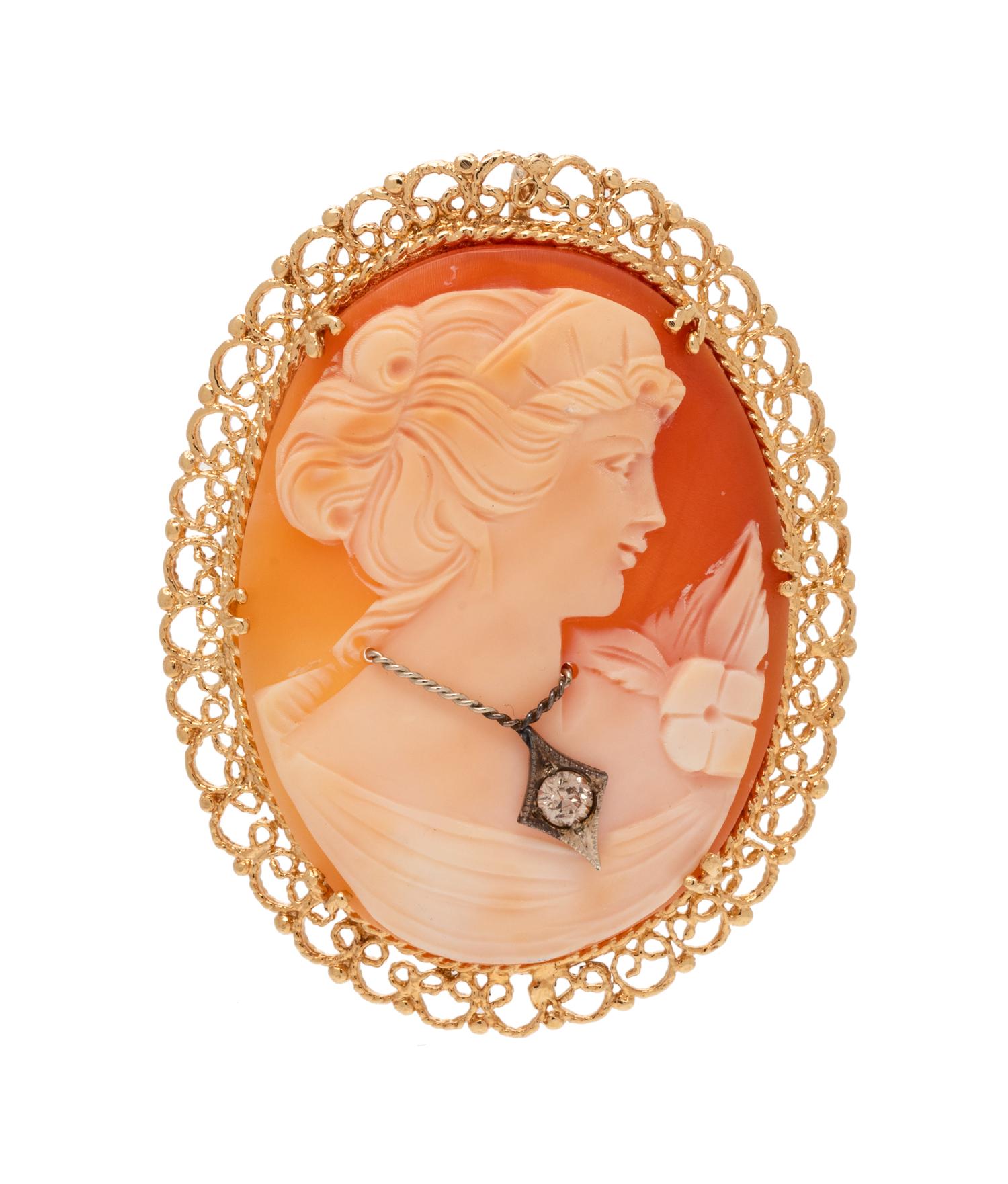 CAMEO AND DIAMOND PENDANT/BROOCH