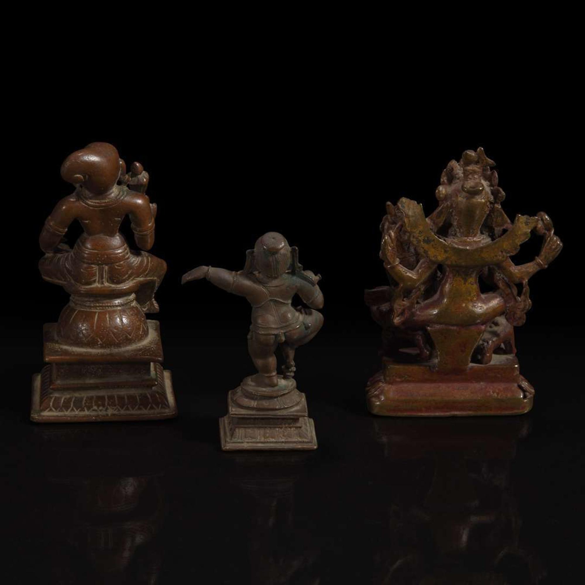 A group of seven assorted Indian and Himalayan bronzes 印度及喜马拉雅铜佛造像一组七件 17th/18th century and later ??????????