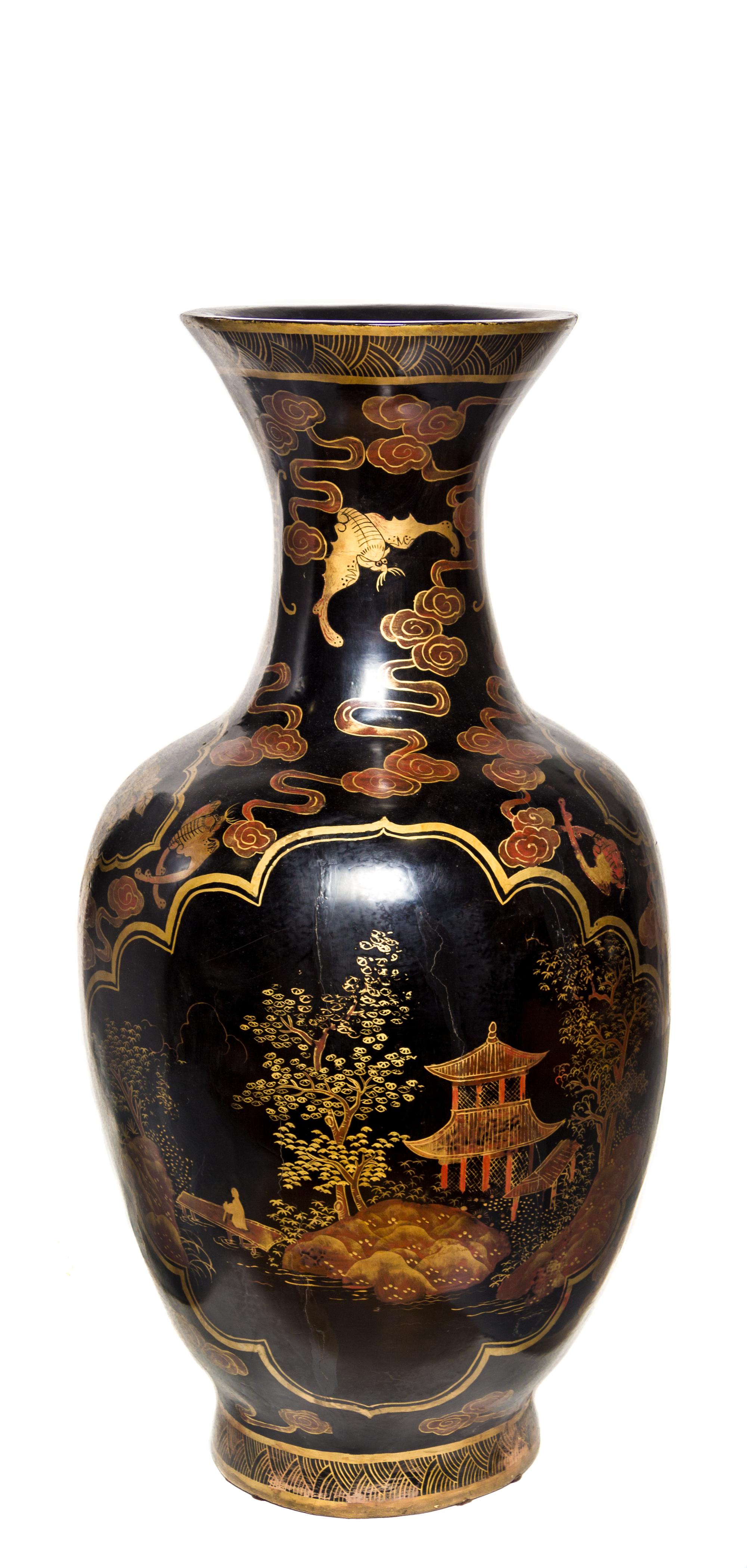 A Chinese Style Lacquered Vase — 20TH CENTURY
