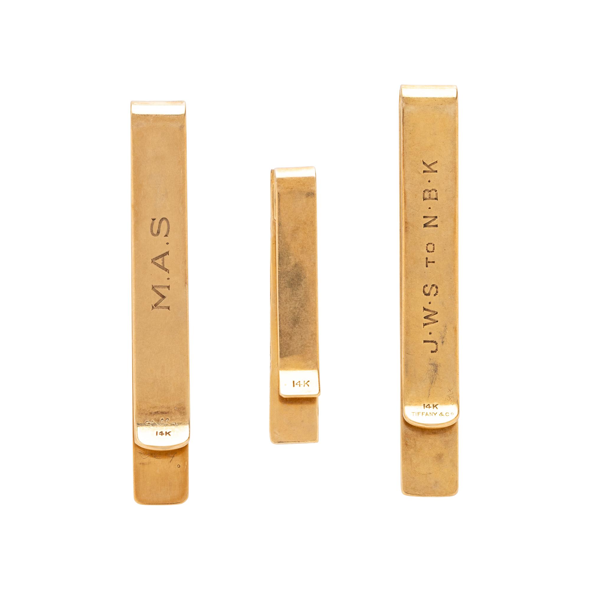 COLLECTION OF YELLOW GOLD GENTLEMEN'S ACCESSORIES