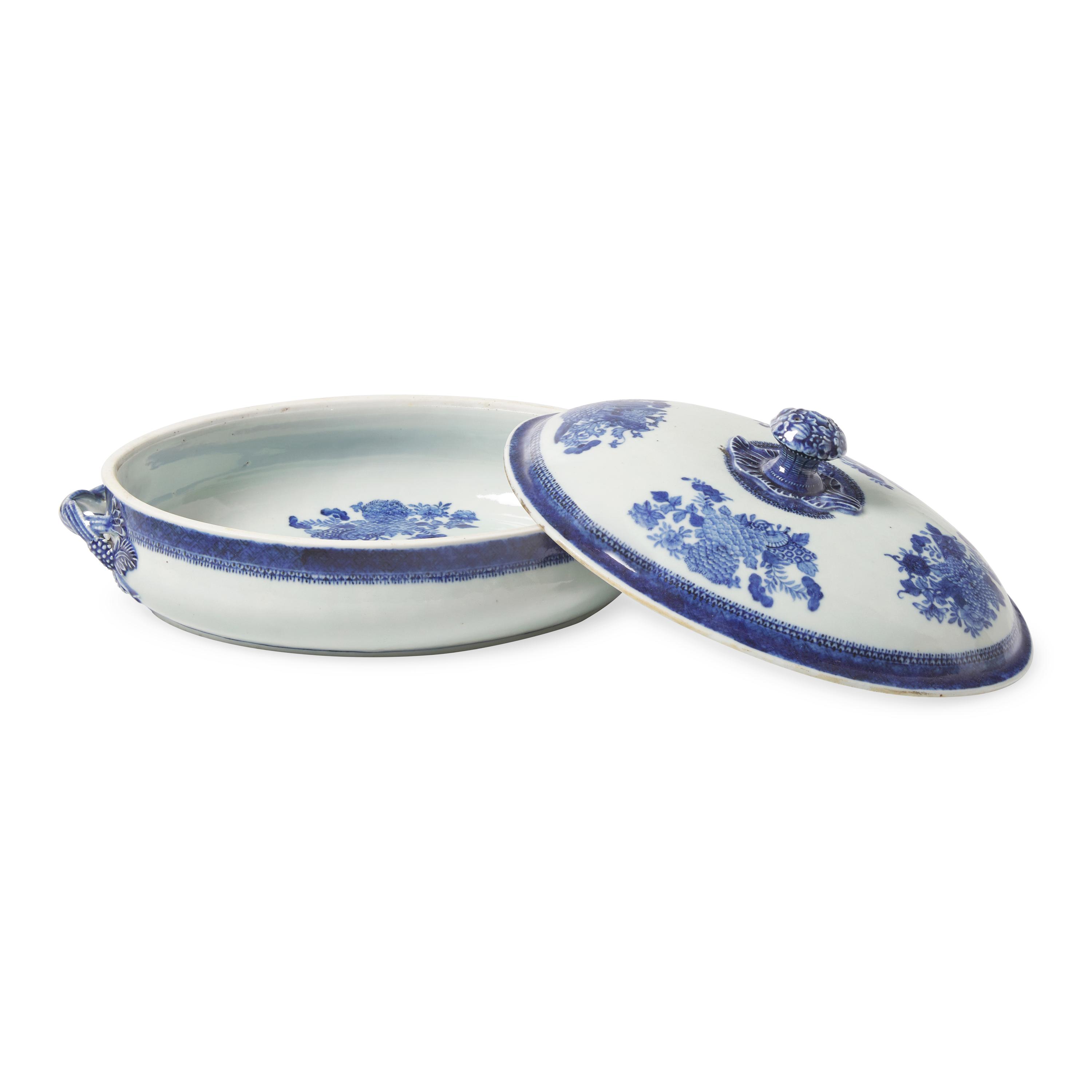 A Chinese Export Porcelain Blue Fitzhugh Covered Tureen