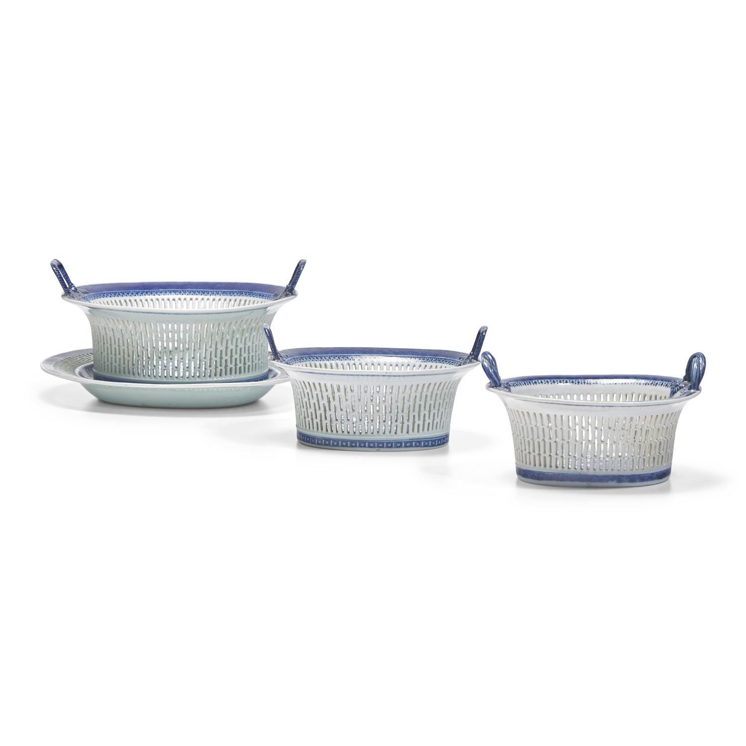 Three Chinese Export Porcelain Blue Fitzhugh Reticulated Chestnut Baskets and an Undertray