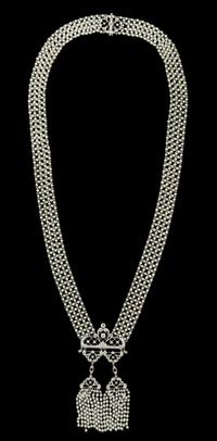 A Fine Edwardian Platinum, Diamond and Seed Pearl Sautoir, 28.00 dwts.