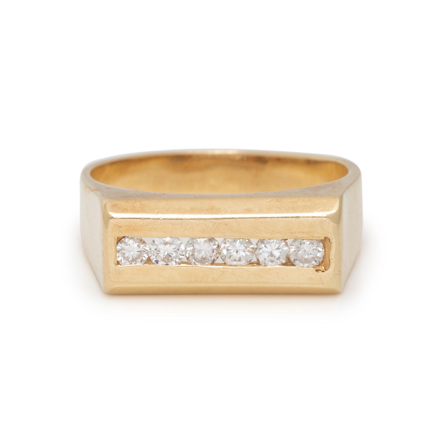 YELLOW GOLD AND DIAMOND RING
