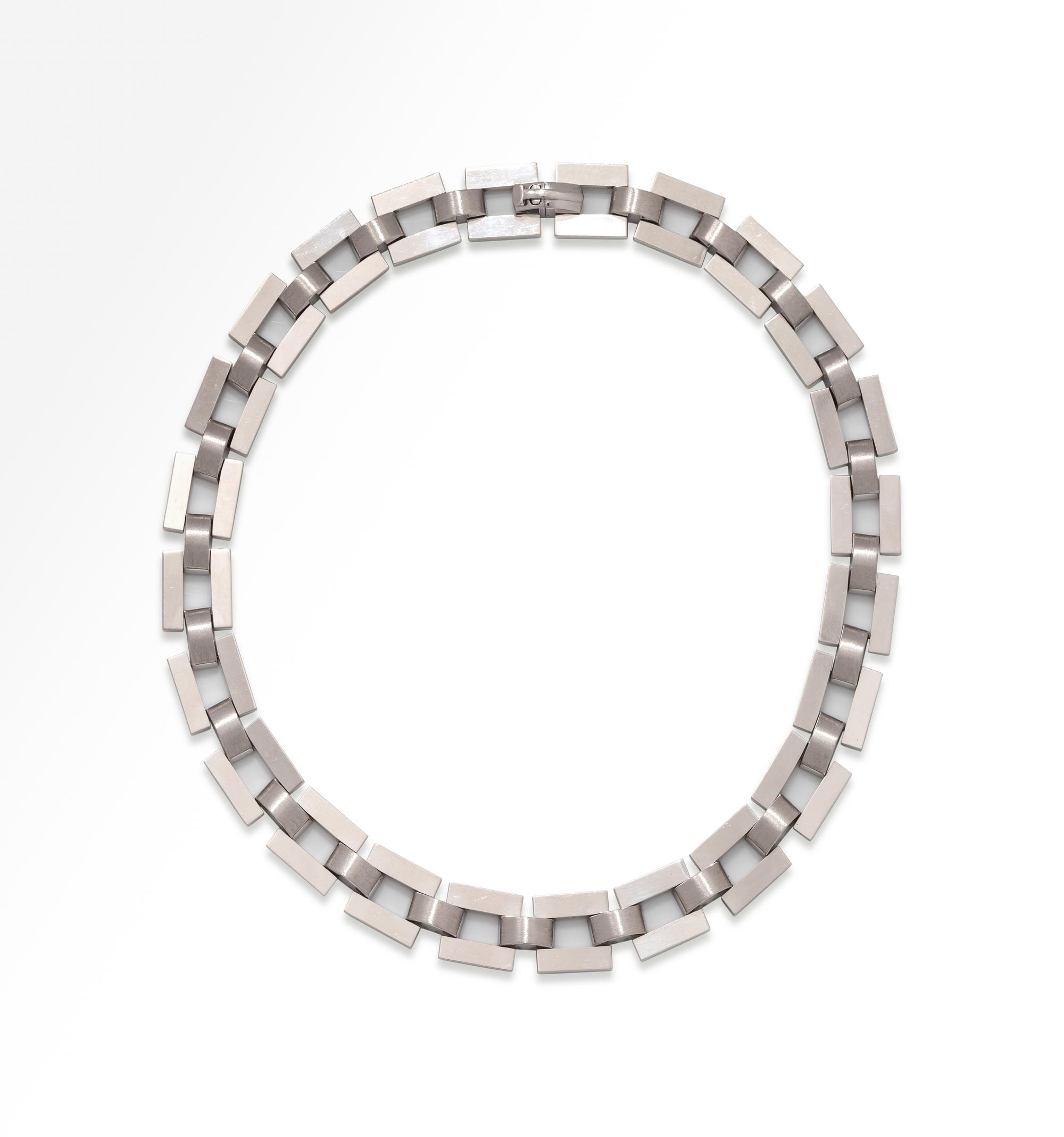 WHITE GOLD NECKLACE