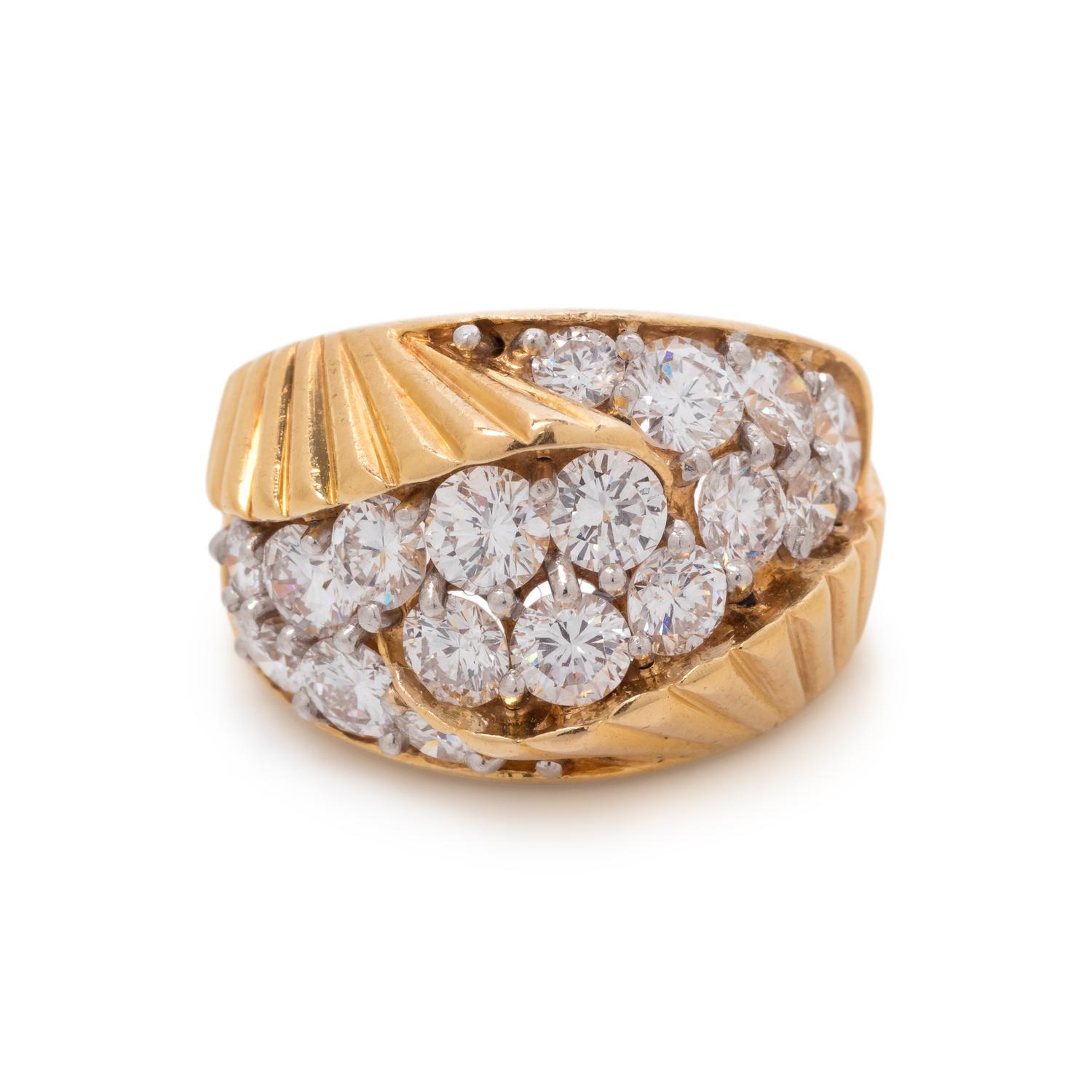 YELLOW GOLD AND DIAMOND RING