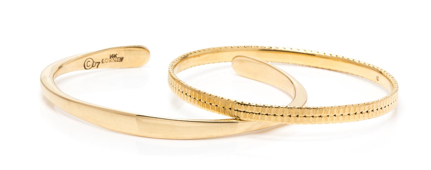 A Collection of Yellow Bracelets, 27.60 dwts.