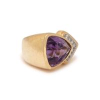 AMETHYST, DIAMOND, AND GOLD RING