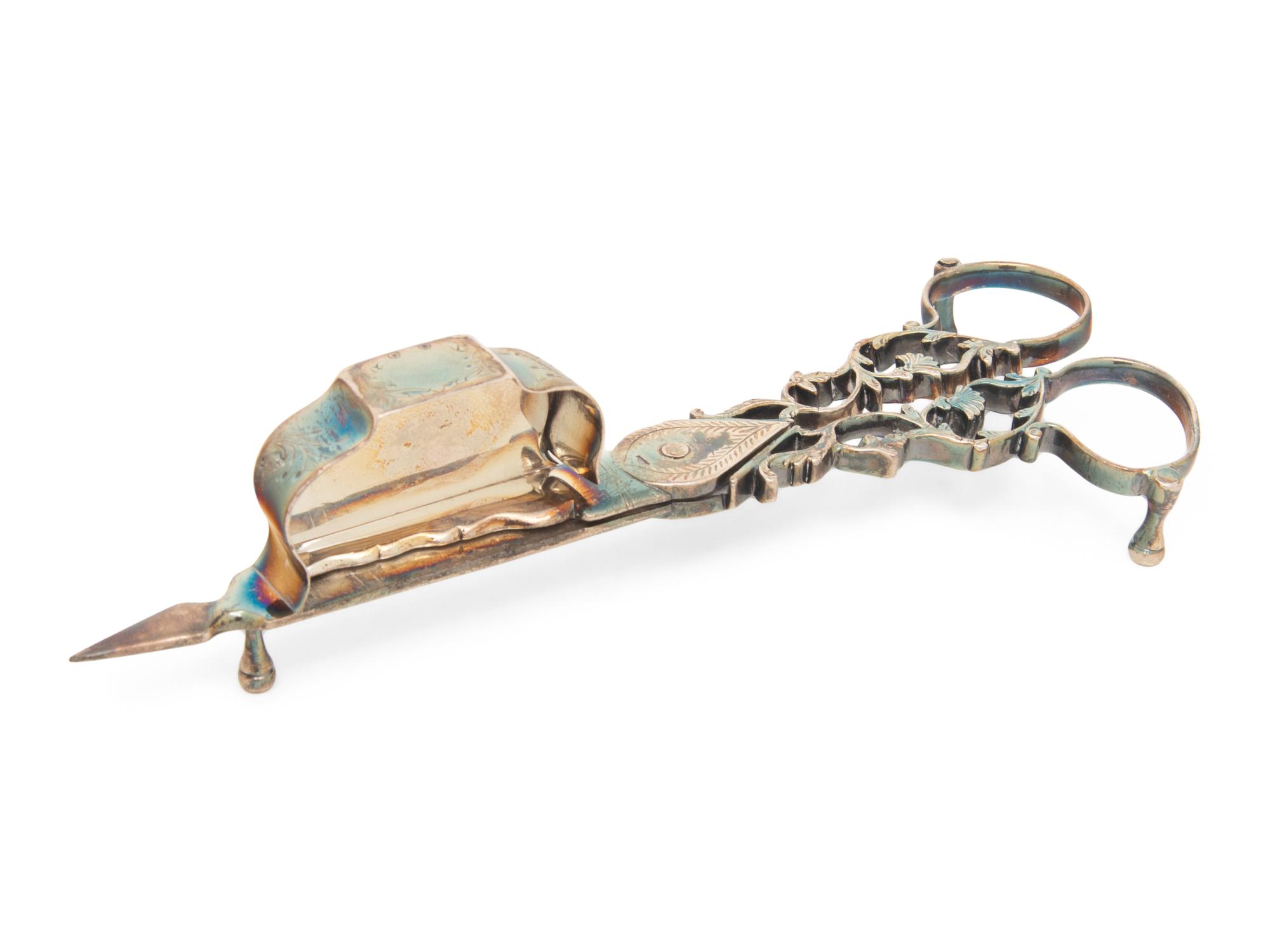 A George III Silver Wick Trimmer