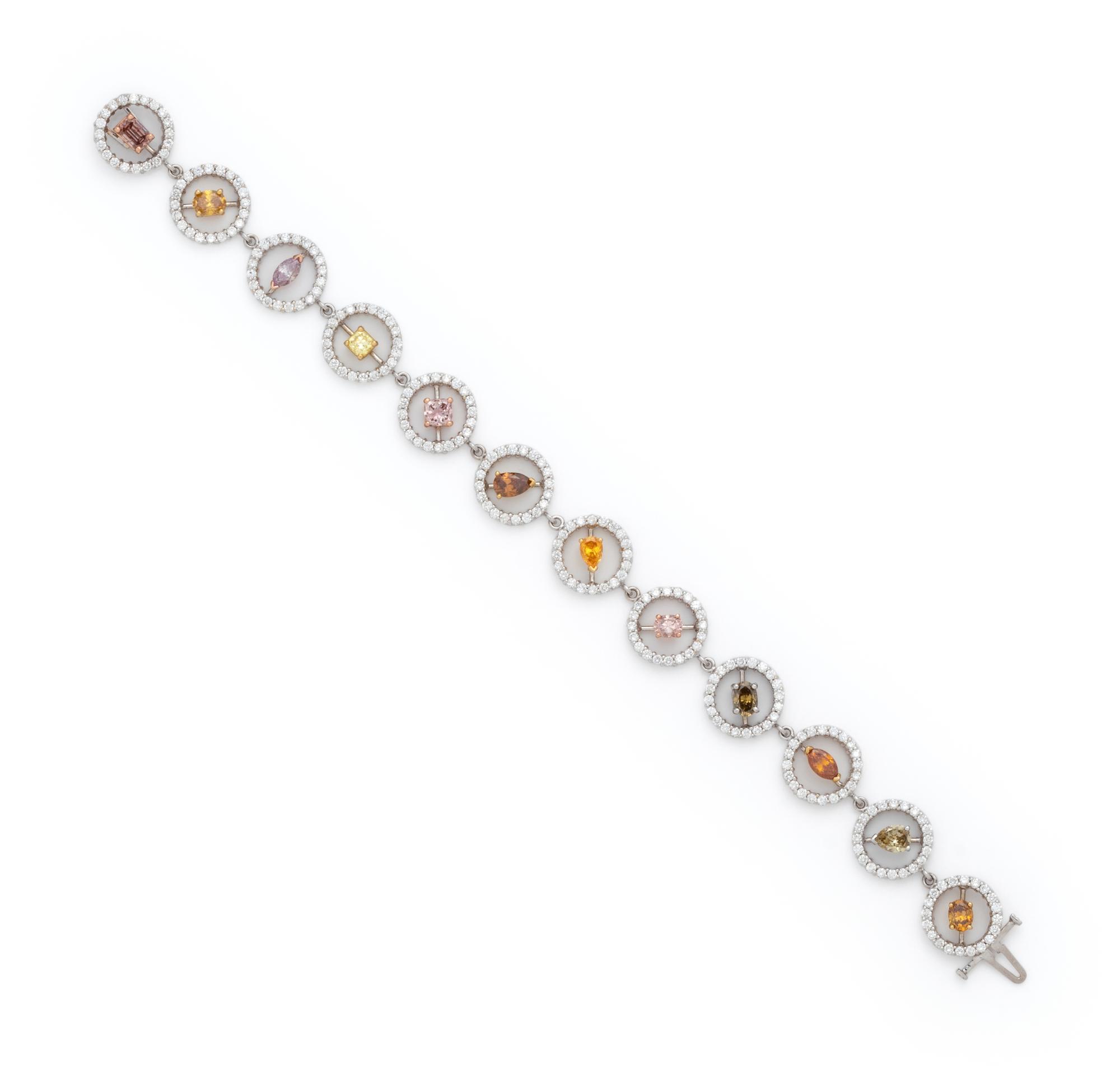 WHITE GOLD, COLORED DIAMOND AND DIAMOND BRACELET