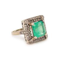 EMERALD AND DIAMOND RING