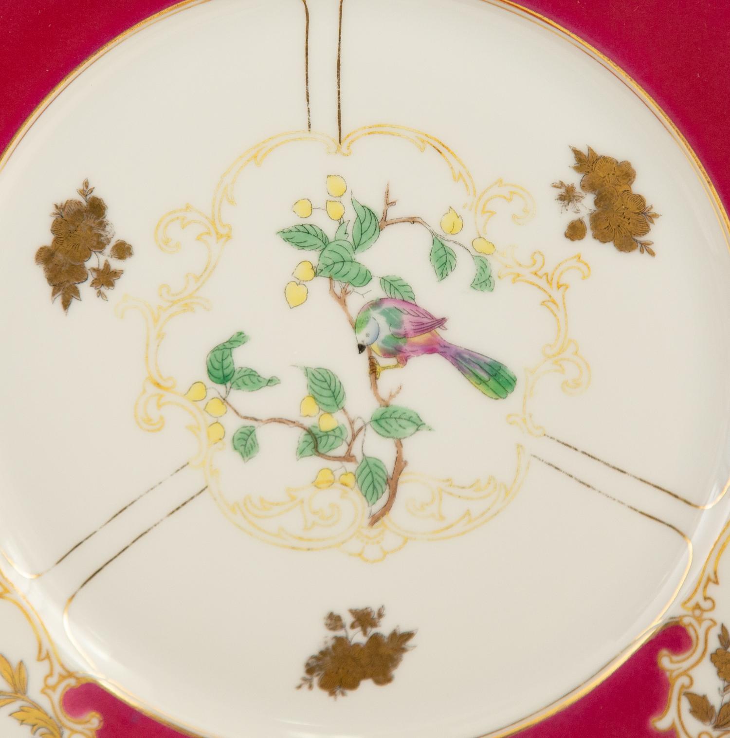 A Set of Sixteen Bavarian Porcelain Dinner Plates