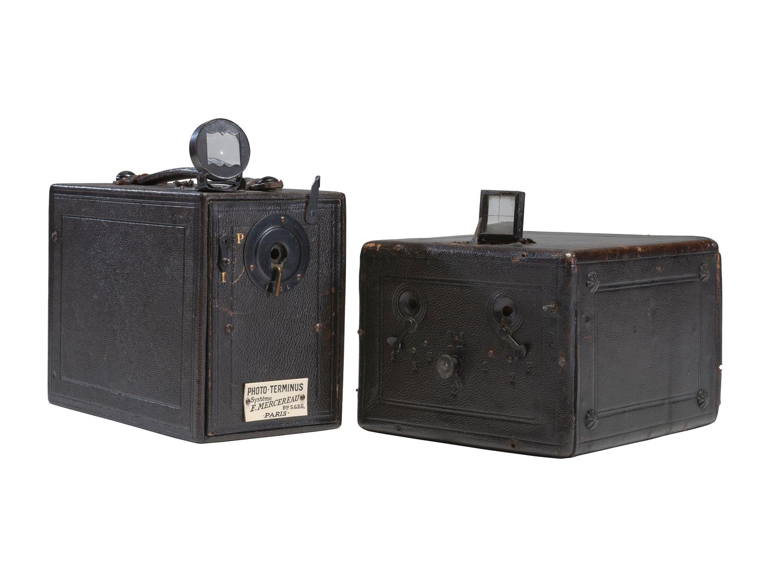 [CAMERAS]. Two French cameras, incl. stereo box example.
