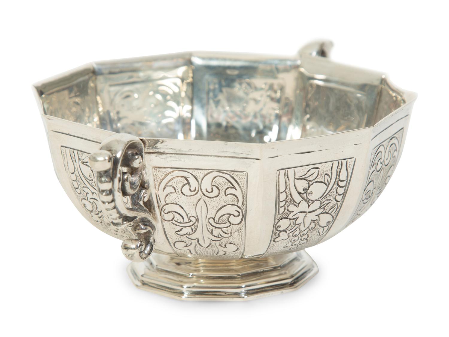 A Mexican .925 Silver Two-Handle Hand Hammered Bowl — MID-2OTH CENTURY
